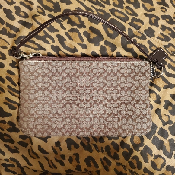 NWOT Authentic Coach Logo Wristlet with Pocket - Picture 7 of 8